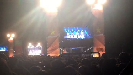 Discurs de Fachin i Reguant al concert de Txarango