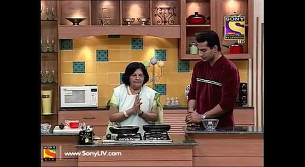 Cook It Up With Tarla Dalal - Ep 11 - Granola Bars, Sunken Submarines and Stuffed Chapati Rolls