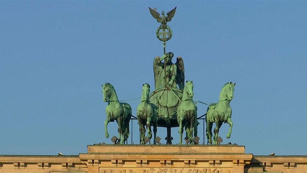 Polls open in Germany