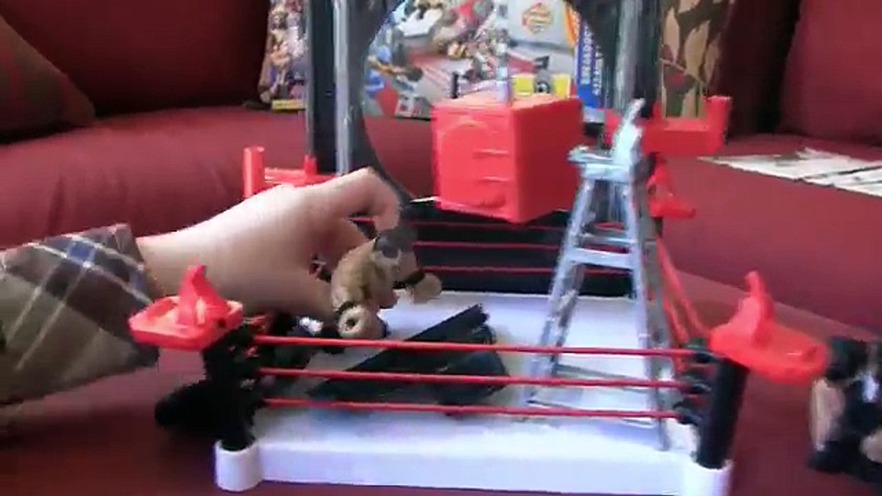 WWE SLAM CITY BREAKDOWN ASSAULT VAULT PLAYSET!