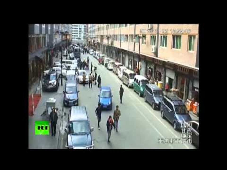 China shaking: CCTV cams catch earthquake moment