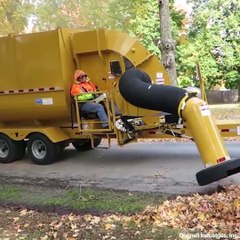 Regardez un peu la taille de cet aspirateur de feuilles mortes!