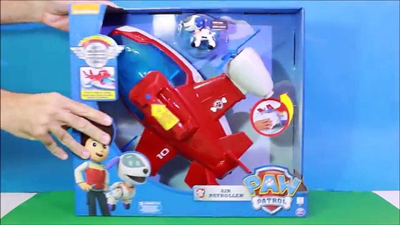 מפרץ ההרפתקאות - המטוס של יחידת החילוץ עם רובו...