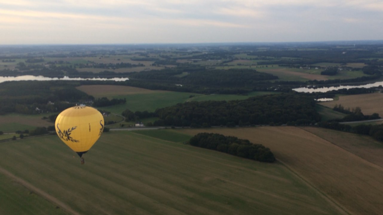Le pays de Ploërmel vu du ciel en montgolfière
