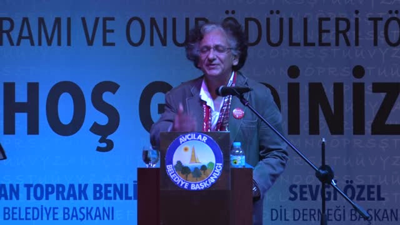 Türkçe Bizim Ses Bayrağımızdır"