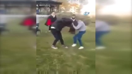 Sakarya'daki Kız Kavgası Amatör Kameraya Yansıdı