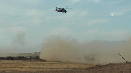 Descargar video: Silopi-Habur Bölgesindeki Tatbikat Hava Destekli Devam Ediyor - Şırnak