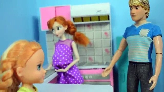 Anna Is Pregnant And Eats Everything At McDonalds! - Pregnant Part 2 Anna And Elsa Toddlers