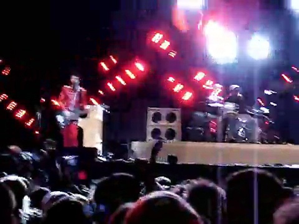 Muse - Stockholm Syndrome, Centre Island Park, Virgin Festival, Toronto, Canada  9/9/2006