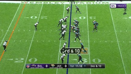 Chris Ivory evades defenders for 14-yard gain