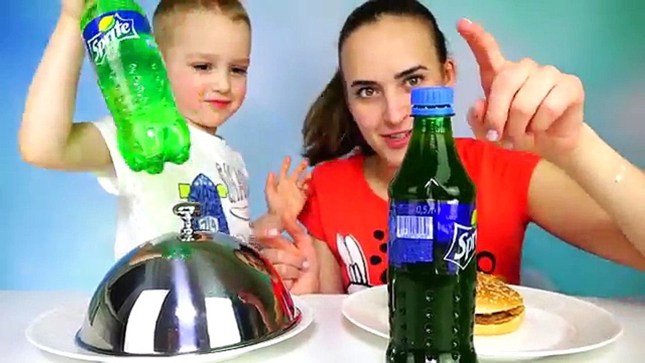 Extrême aliments gommeux réal contre nourriture ordinaire par rapport à la marmelade Extreme Challenge Challe