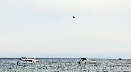 Eurofighter precipita in mare durante l’Air show - Terracina