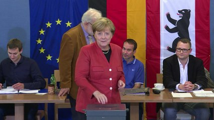 Descargar video: CDU de Merkel gana legislativas en Alemania, según sondeos