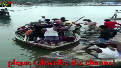 BOAT DIGGING MANY PEOPLE DEATH