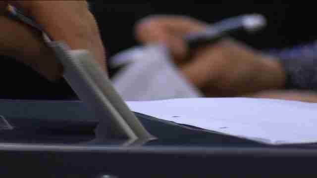 Primeras proyecciones confirman la victoria de Merkel y el empuje ultraderechista