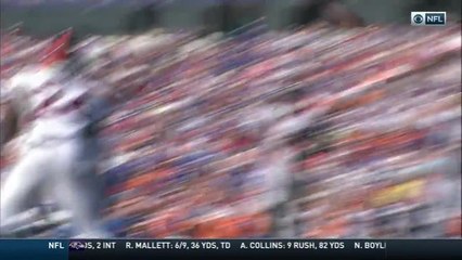 Tyrod Taylor rolls out to find Charles Clay for the TD