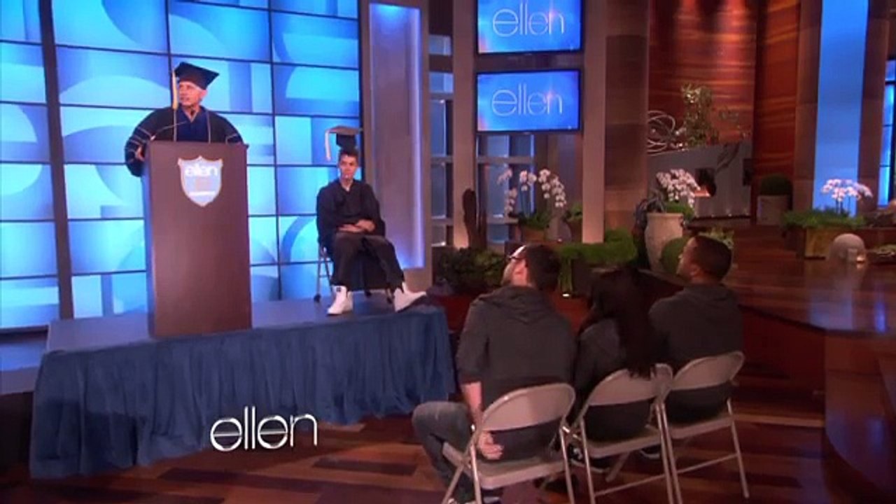 Justin Biebers Graduation