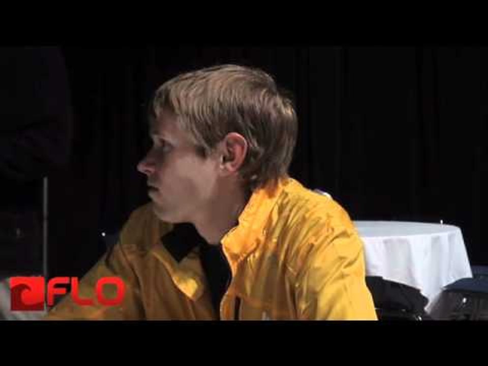 Tim Tebow and Ryan Hall running with unknown