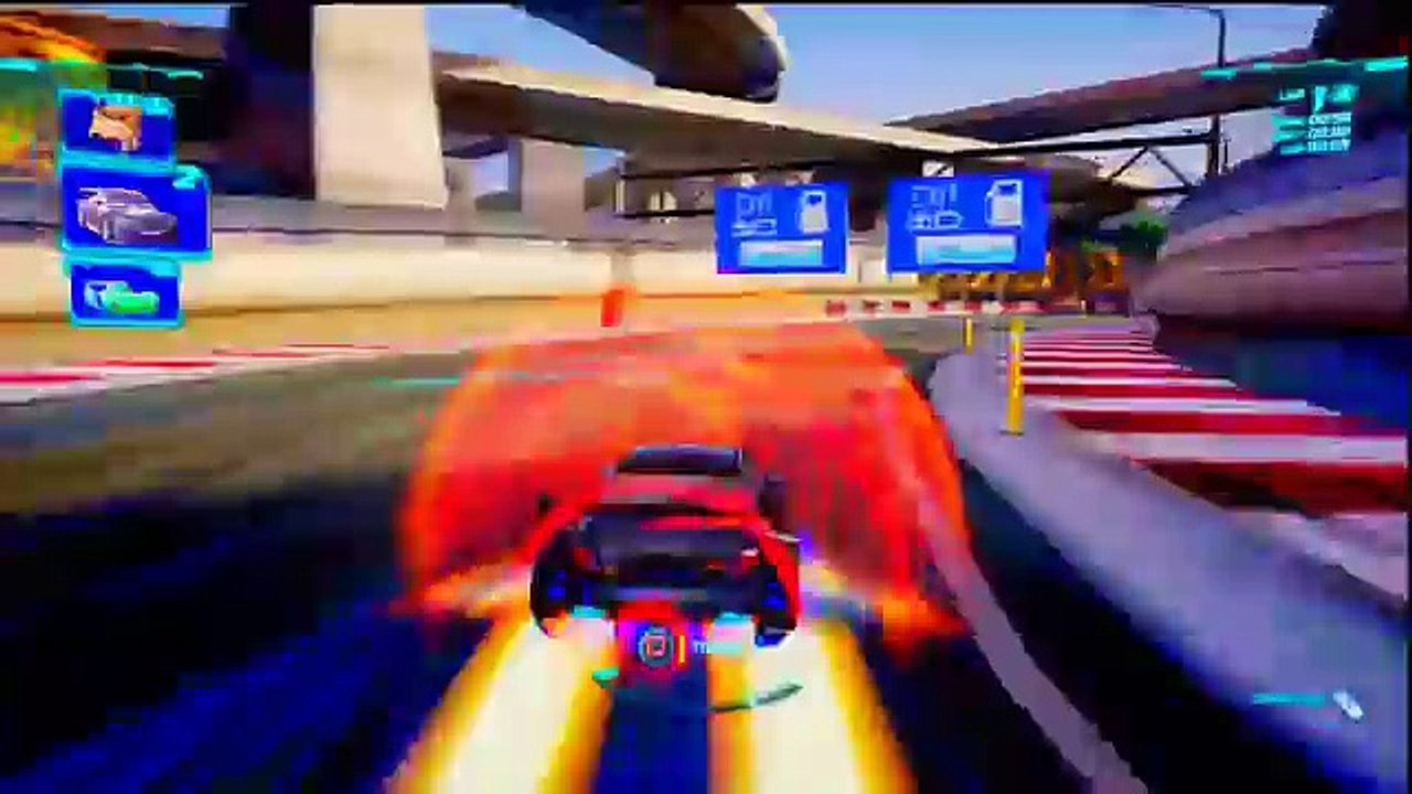 CARS ALIVE ! Cars 2 gameplay - Max Schnell on the Runway Tour Track