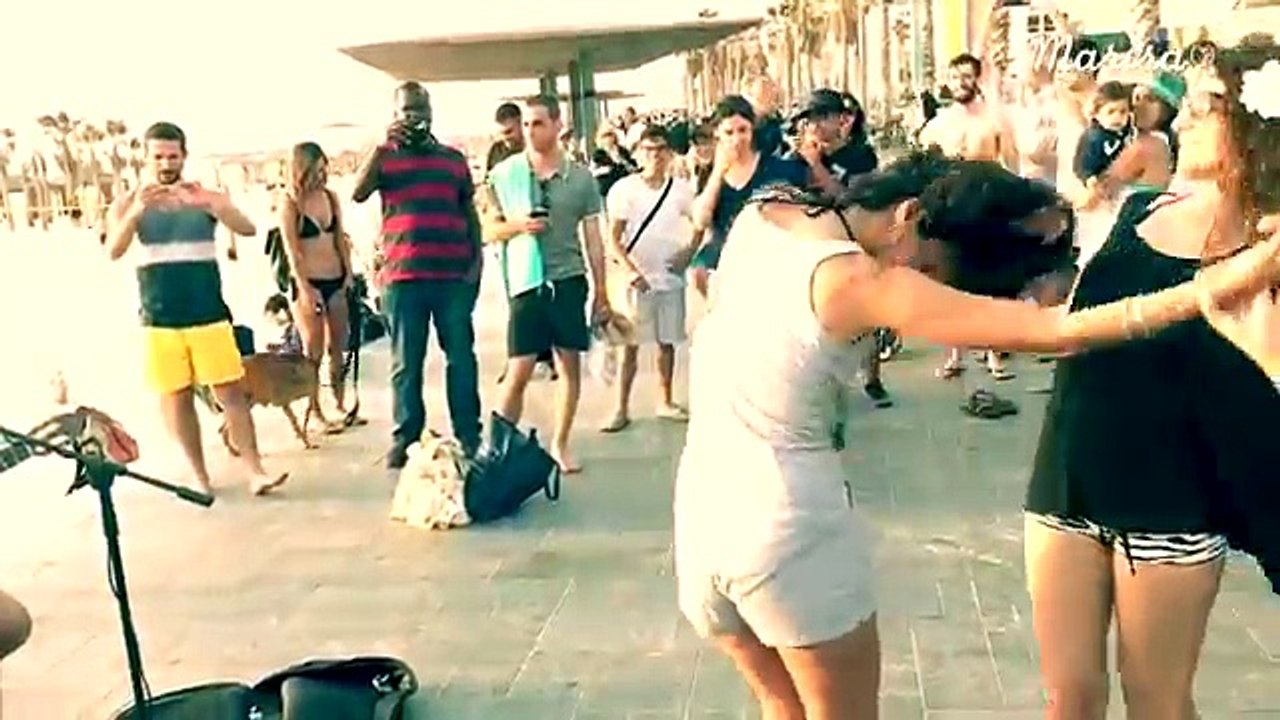 Despacito  Live - Street Singer - Amazing Voice - Dancers