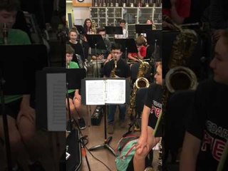 8th-Grade Saxophone Player Burns Through Flight Of The Bumblebee