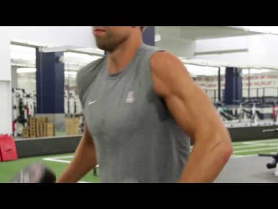 Matt Grevers Curls 60 Pounders for Reps