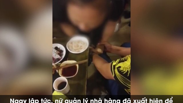 Đi ăn lẩu vui vẻ, thực khách Trung Quốc bất ngờ bị chuột chui vào ống quần
