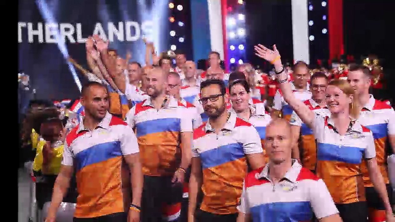 Prince Harry can´t keep his eyes off Meghan Markle at Invictus Games
