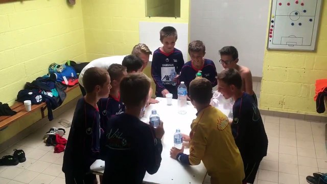 Le cri de guerre des U10/U11après leurs 2 victoires lors du plateau du 23/09/17