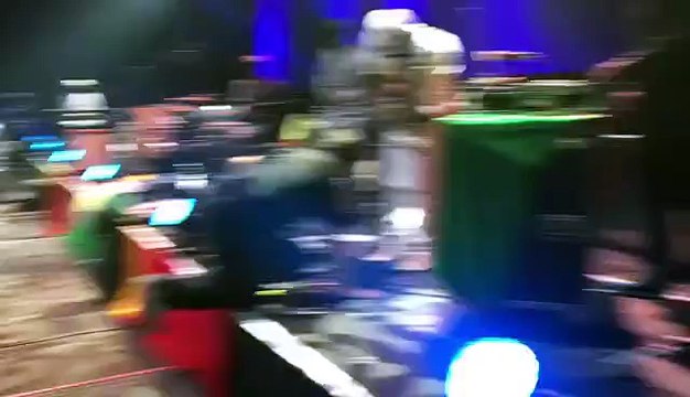 Entrée spectaculaire de Viviane Chidid à Bercy Nuit du Mali !! » No Stress »