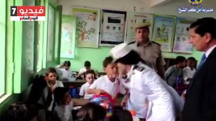 قيادات مديرية أمن كفر الشيخ تستقبل وتطمأن على أبناء الشهداء بالمدارس