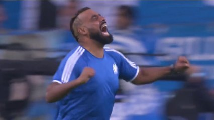 MarseiIIe fan scores a goaI before MarseiIIe-TouIouse.