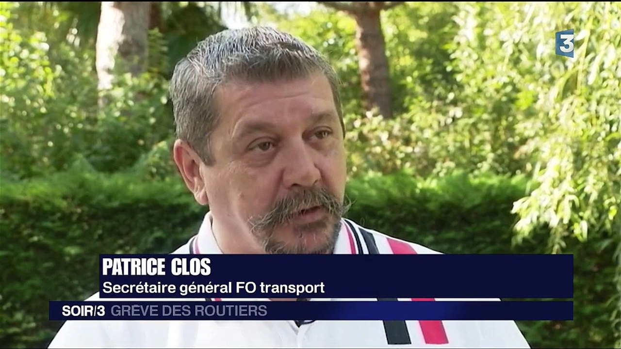 Les routiers démarrent une grève et des blocages de dépôts pétroliers