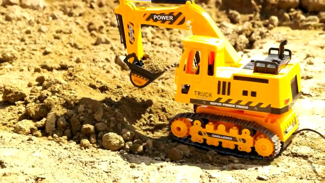 Kumandalı Oyuncak Kepçe Paletli Excavator izle | Remote Constrion Toys - İş Makinesi Oyuncaklar