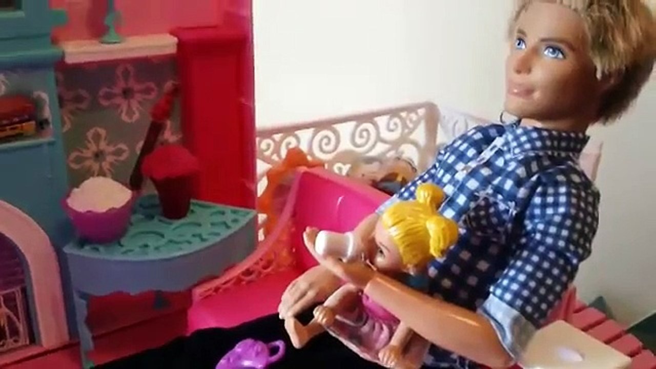 Barbies Krazy House! S1 E5: WW-bab-E