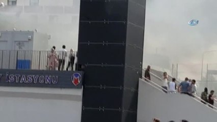 Ataköy Metro İstasyonunda Yangın... Ekipler Yangına Müdahale Ediyor