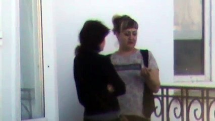 Две подруги на улице