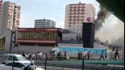 Ataköy Metro İstasyonunda Yangın... Ekipler Yangına Müdahale Ediyor