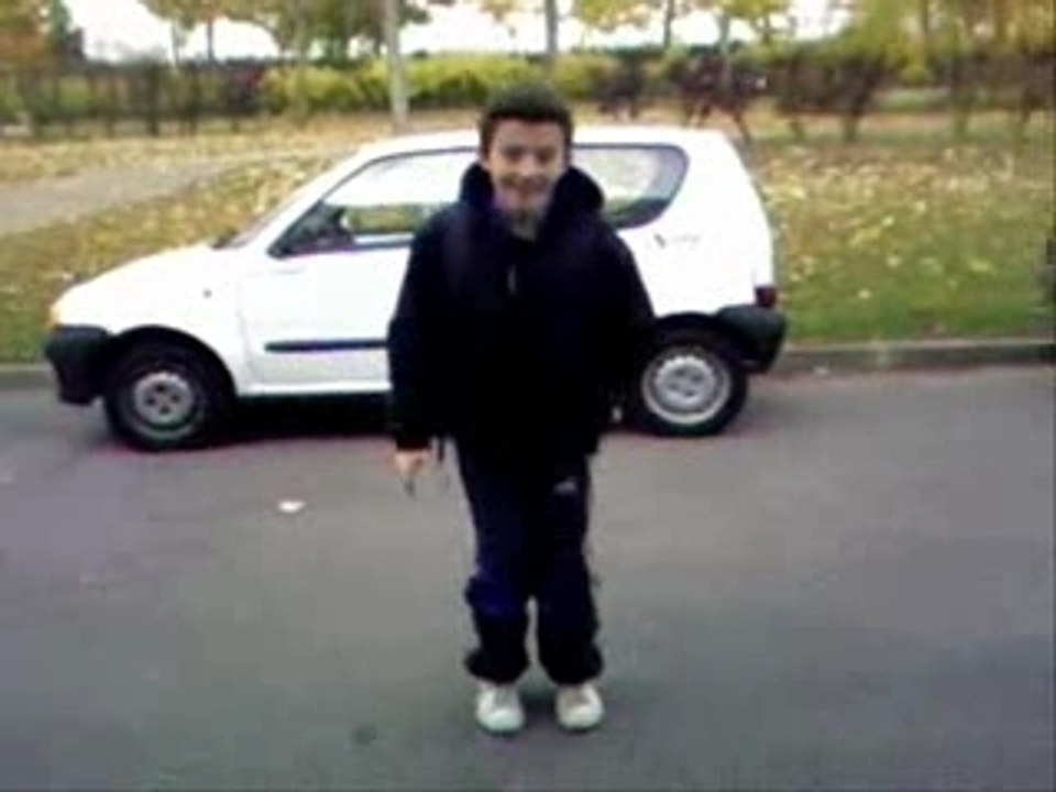 Thomas en mode tecktonik! EXCLU TOTALE!!!