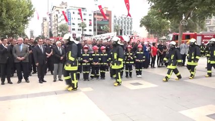 İtfaiyeciler Zeybek Oynadı