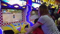 Arcade Games Amusement Park! Motorcycle Racing, Basketball, etc.! AsianKids TV31