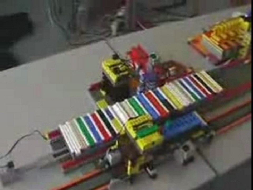 Chaine de montage voiture en Lego