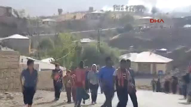 Hakkari PKK'lı Teröristlerin Attığı Havan Mermisi, Kaçakların Bulunduğu Alana Düştü 1 Ölü, 5 Yaralı...