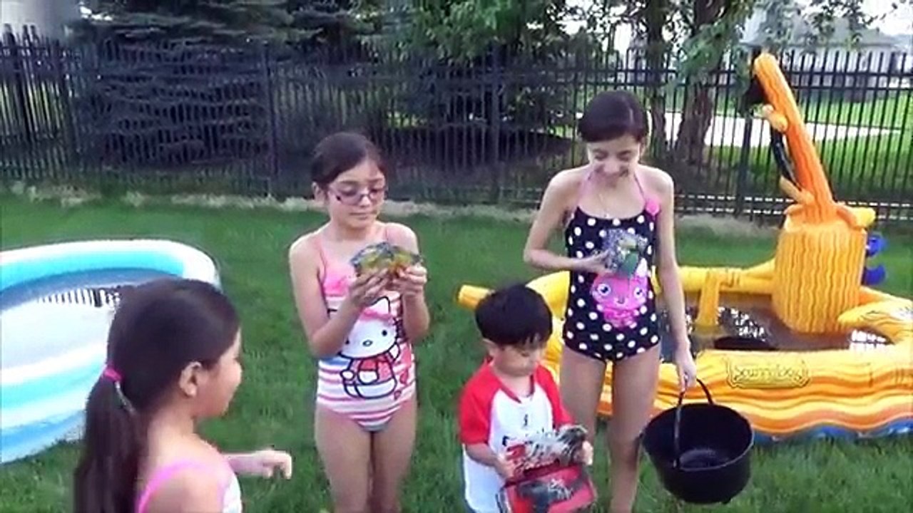 Orbeez Pirate Pool Extreme Summer Challenge | KidToyTesters