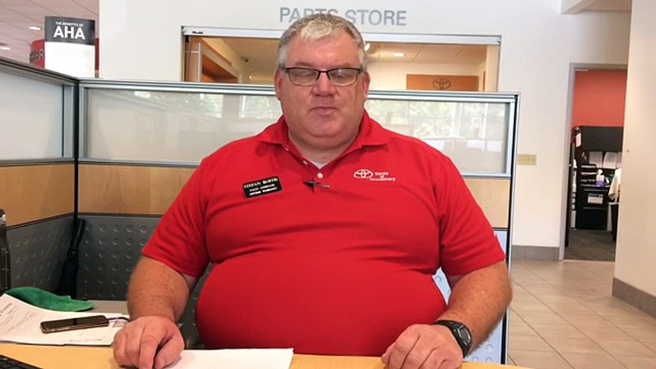 2017  Toyota  Camry Deals and Incentives Uniontown  PA | Toyota of Greensburg