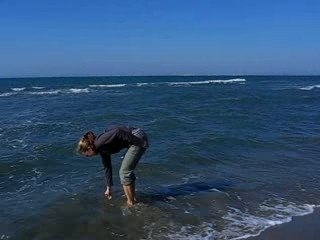 Valérie au bord de la mer