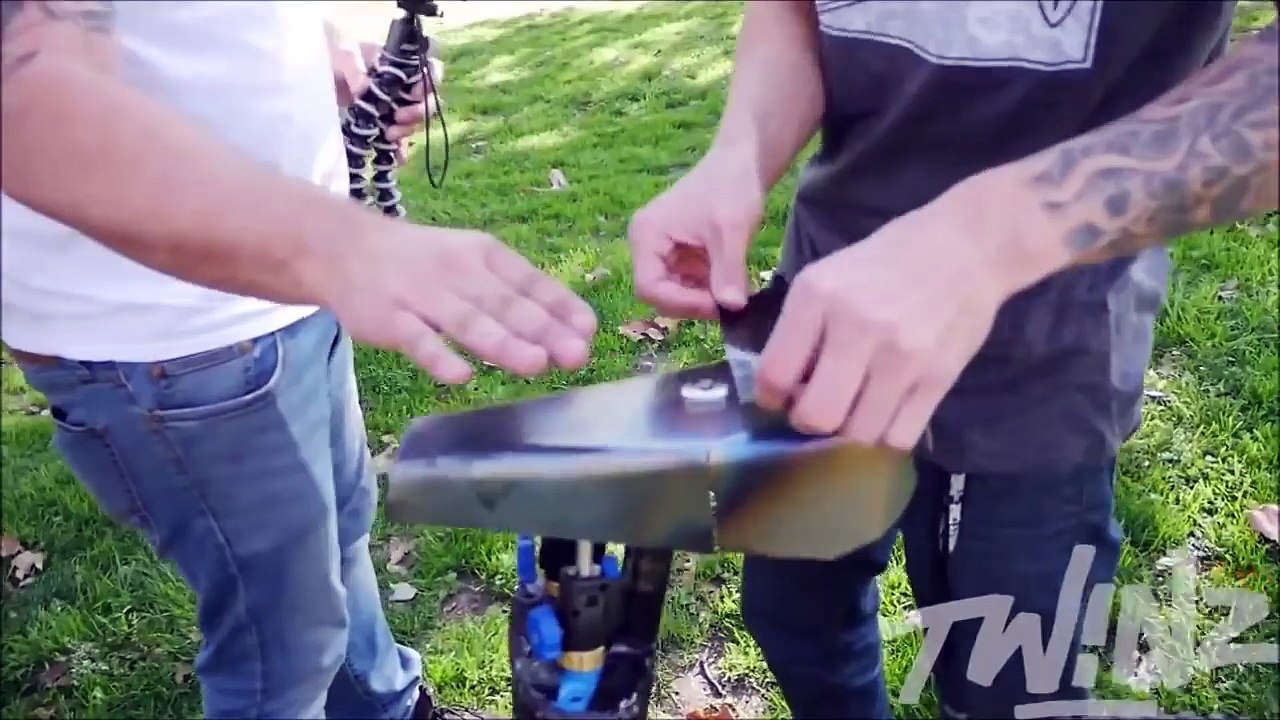 Experiment Glowing 1000 Degree Bait Bike Seat vs Thiefs