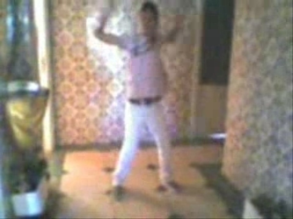 Bon 1 semaine de dance pr le HardStyle Triix-killer.sky'