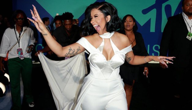 Cardi B Becomes First Female Rapper to Top Billboard Hot 100 Without Any Features In 19 Years | Billboard News