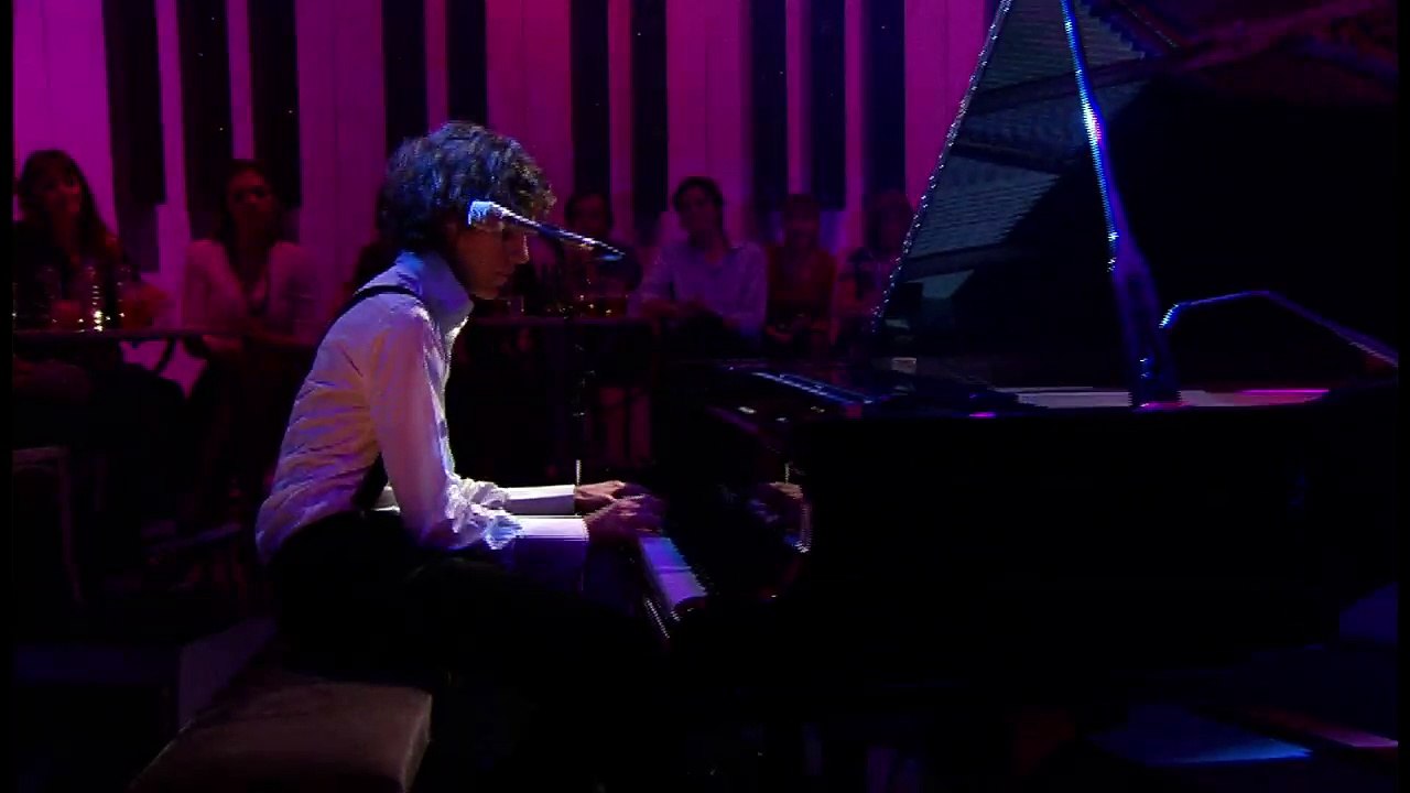 2006.12.17 -MIKA @ JoolsHollandShow_Grace Kelly